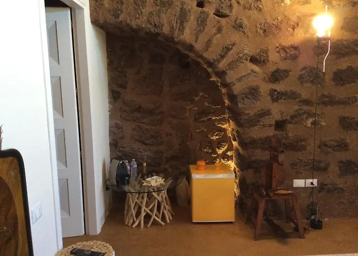 Le Maioliche Affittacamere Scauri (Sicily)